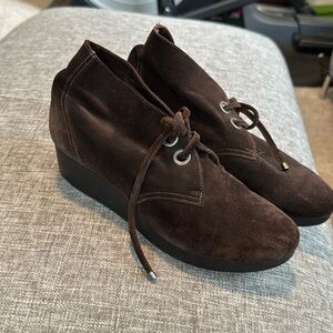 Robert Clergerie brown suede wedge bootie.